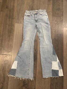 Light Wash Patch Flare Jeans - Light Blue